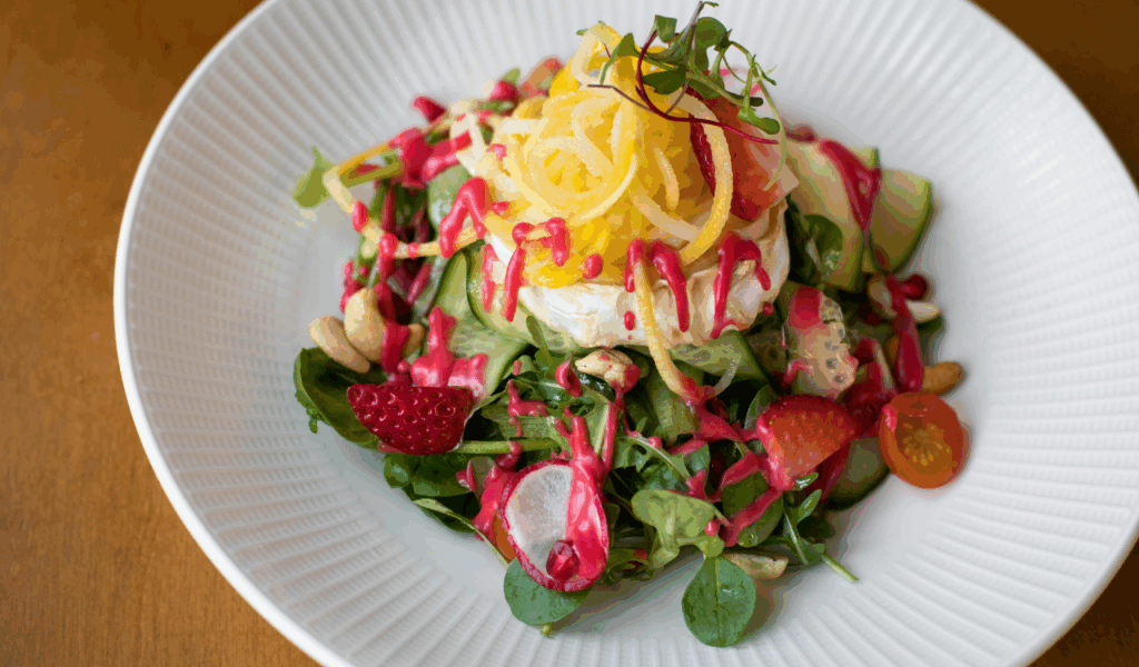 Spinach and Fruit Detox Salads