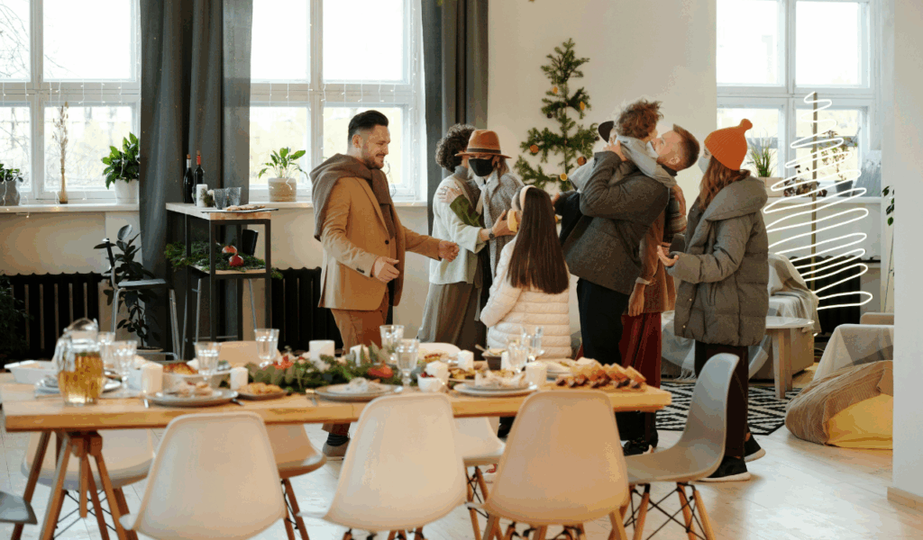 10 Christmas Table Settings Guests Kept Rearranging