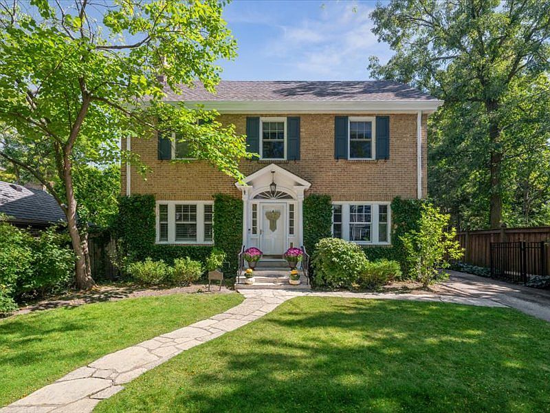 This 1926 Colonial Home in Winnetka, Illinois, Featuring an Updated Eat-in Kitchen, Light-Filled Spaces, and a Bonus Room