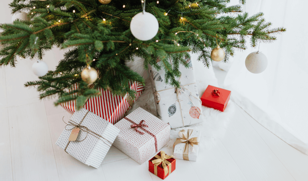 Wrapped-Present Display Corners