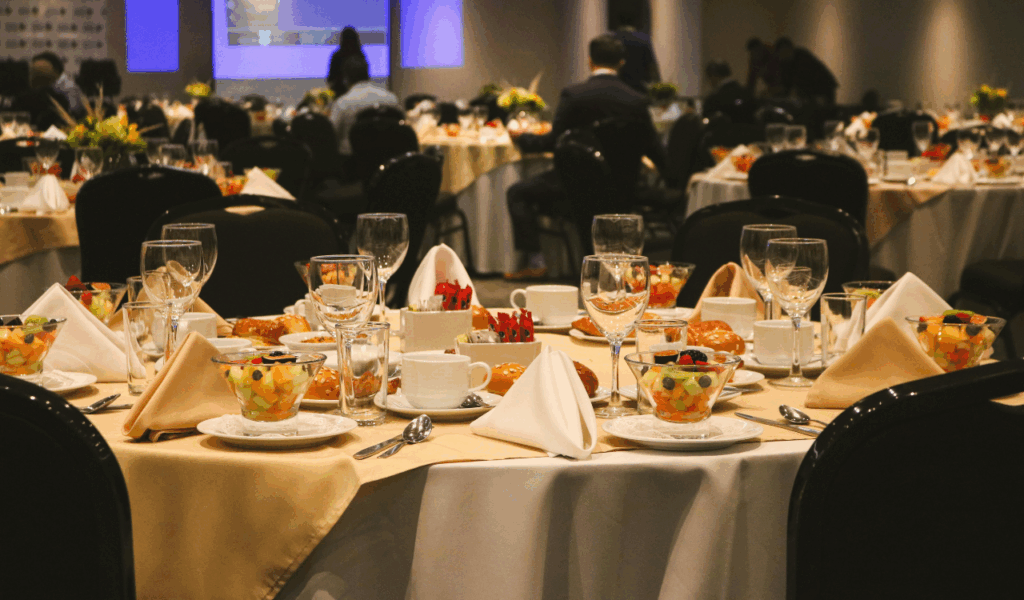 What Defines a Food Hall in Modern Cities