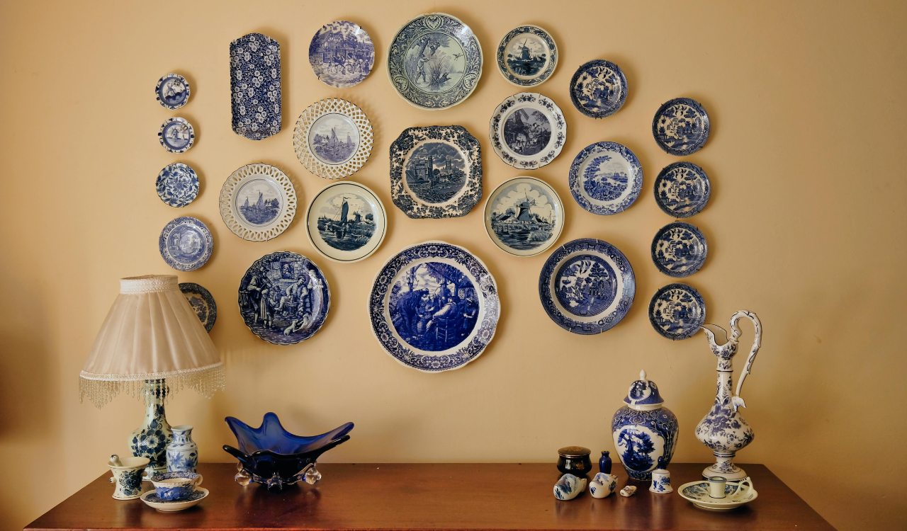 8 Decorative Items That Collect Dust and Do Nothing