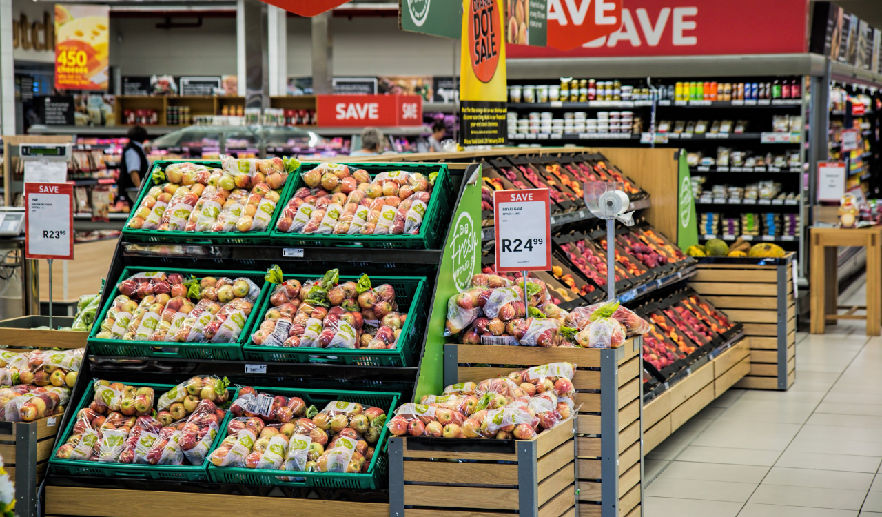6 Best Grocery Store Loyalty Programs for Free Food