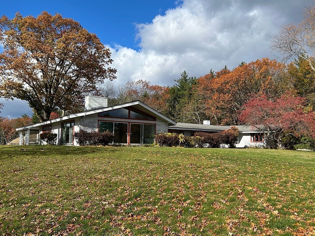 Stunning 1958 Mid-Century Ranch in Nashua, New Hampshire, With a 5-Car Garage, and a 2-Acre Lot Adjacent to Greeley Park