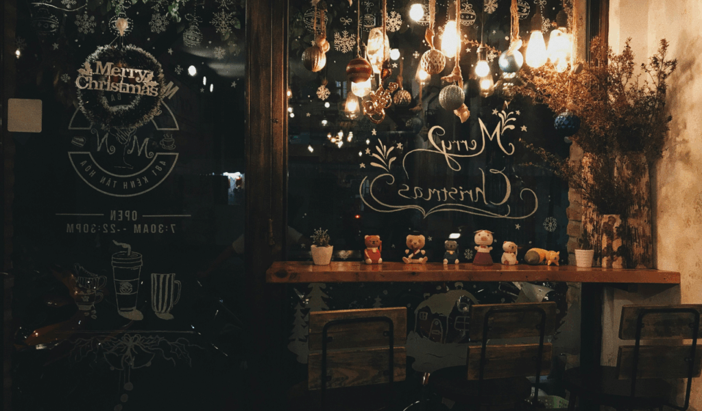 Ultra-minimalist dining rooms