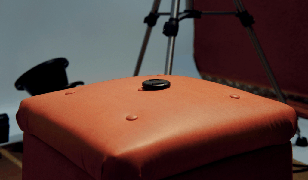 Faux Leather Models With Weak Hinges