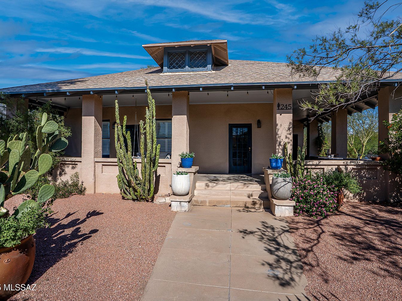 Discover This 1924 Retreat in Tucson, Arizona, Featuring a Wrap-Around Porch, Chef’s Kitchen, and Oasis-Style Outdoor Space