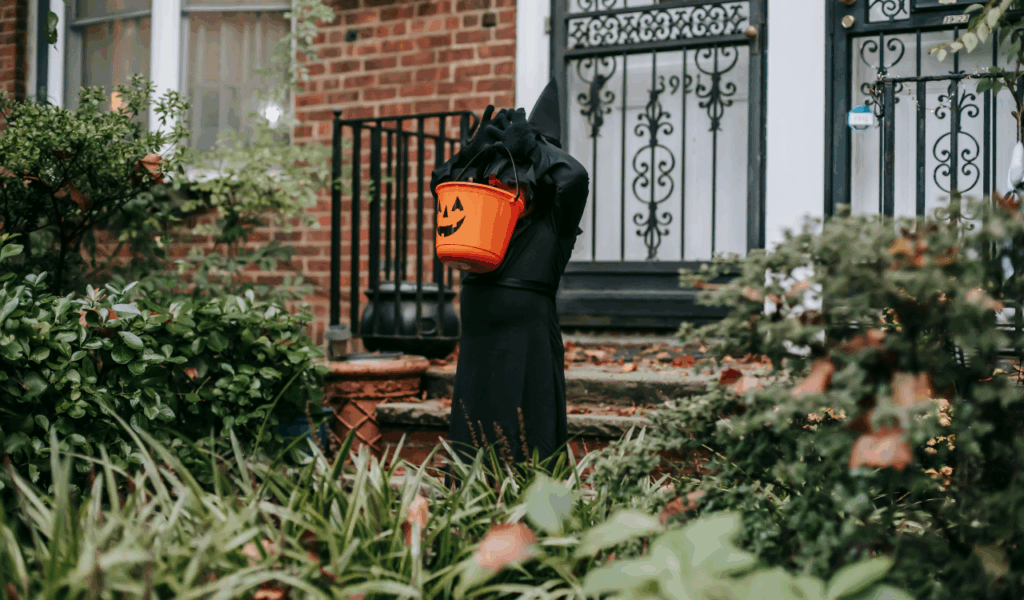 Oversized Holiday Lawn Decorations