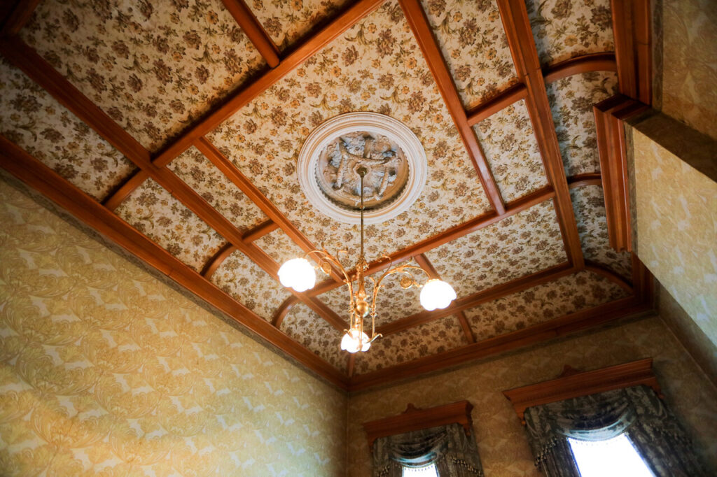 Combine Borders At Different Heights For Structure