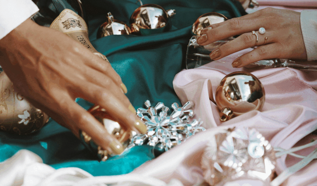 Highly Reflective Wall Pieces With Seasonal Finishes