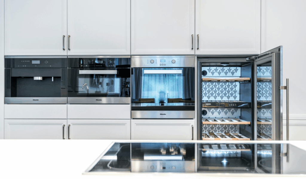 Heritage Farmhouse with Discreet Smart Refrigeration