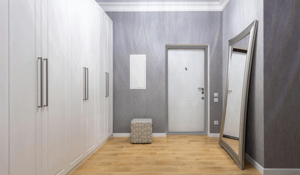 Mismatched Color Schemes Out of Indifference