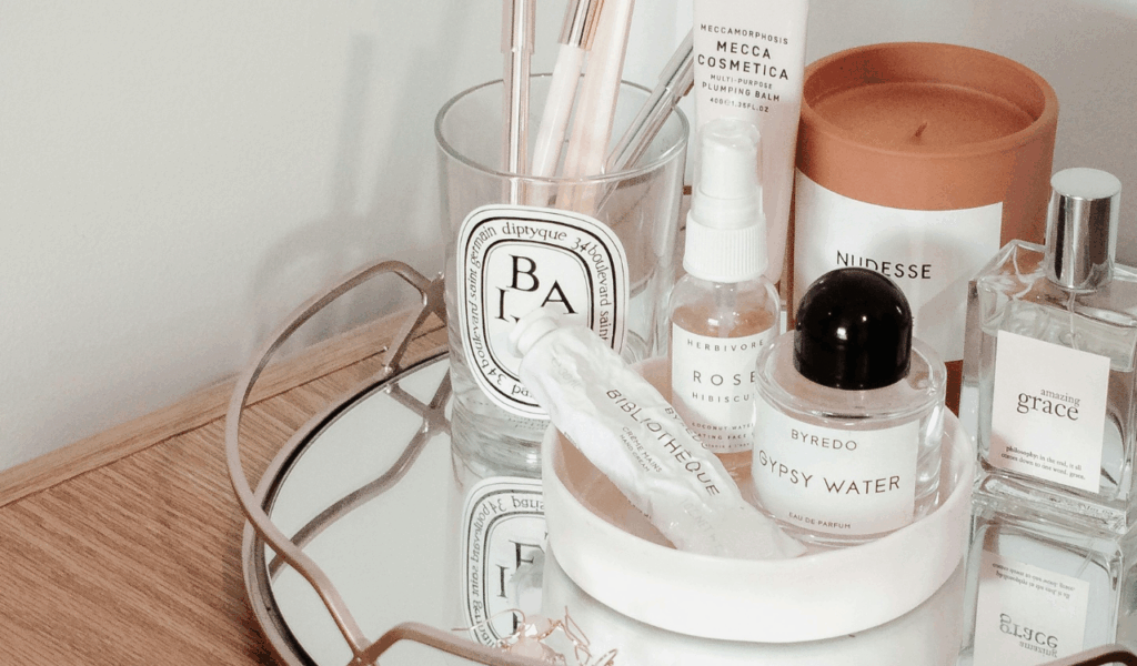 Mirrored Shelving in Dressing Areas