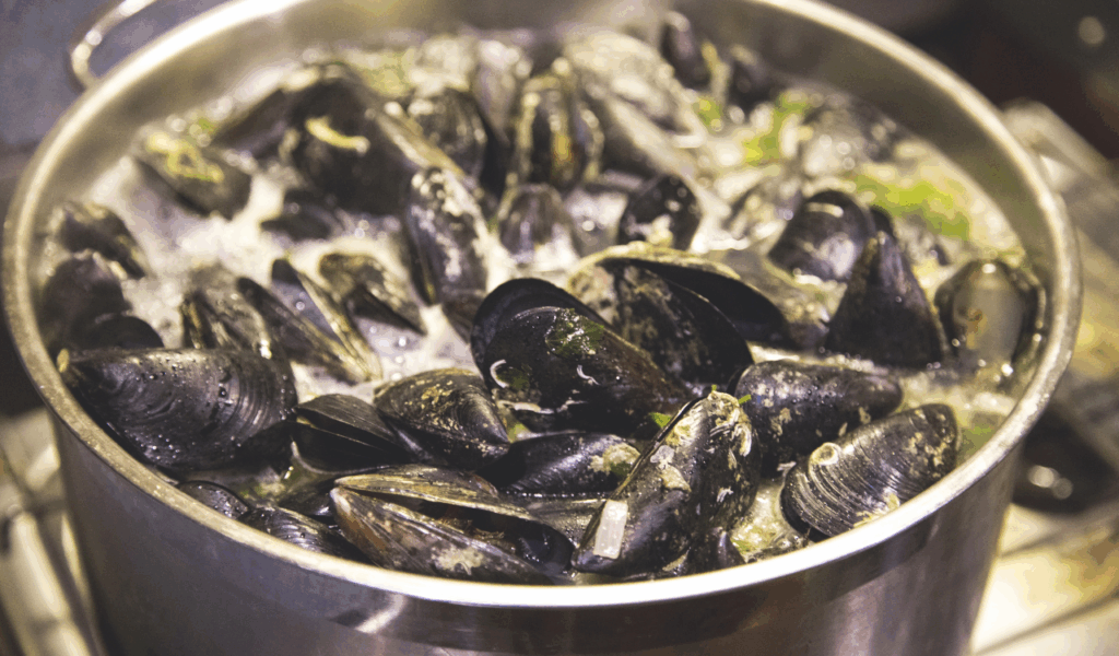 Seafood Boil Platters That Rival Buffet Towers