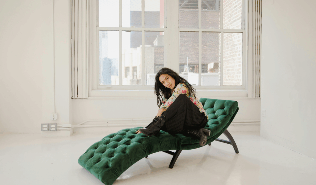 The 100% Natural Silk Velvet Chaise