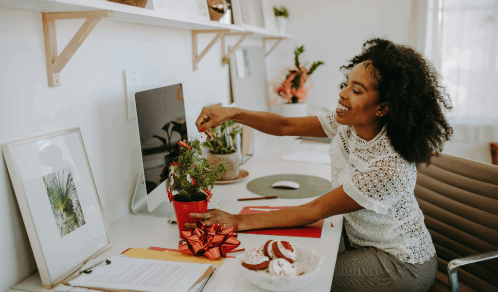 Overfilled Shelving With Seasonal Décor