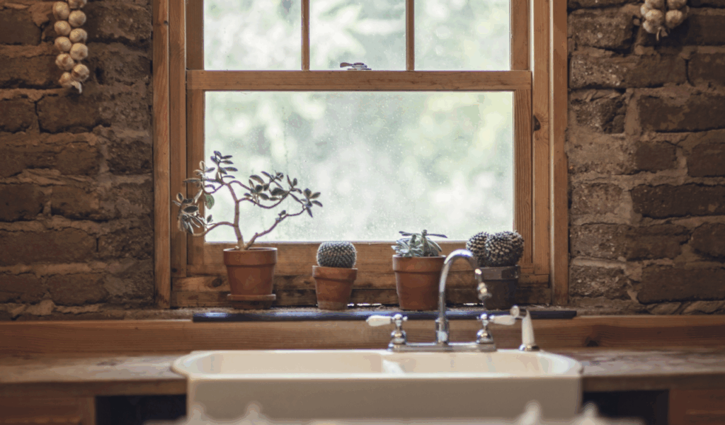 10 Farmhouse Sinks Realtors Say Are Impossible to Resell