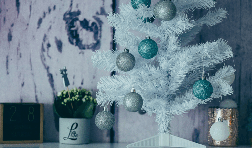 Ultra Minimal Holiday Trees