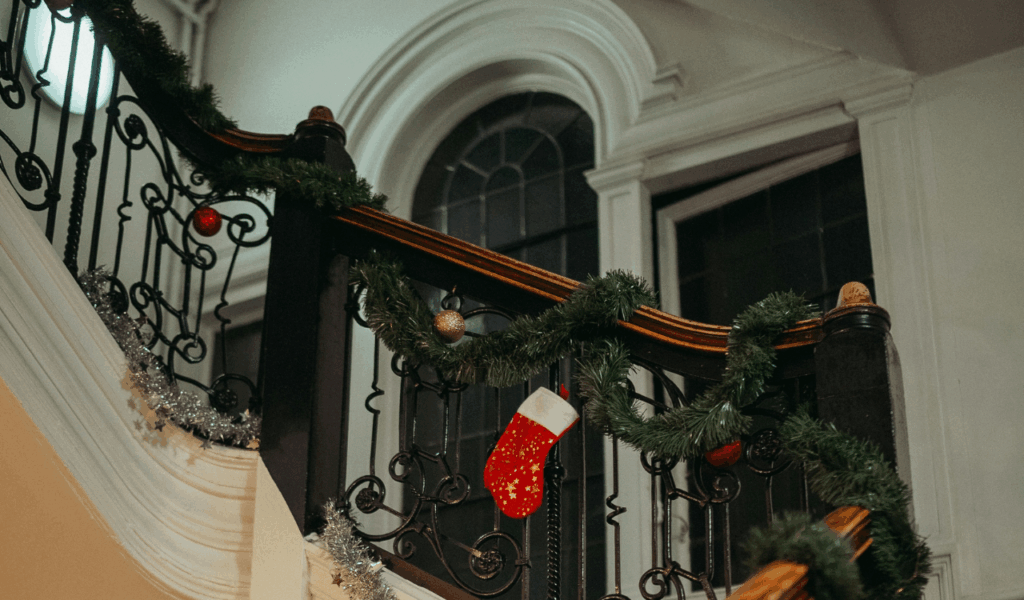 Statement Garland Everywhere