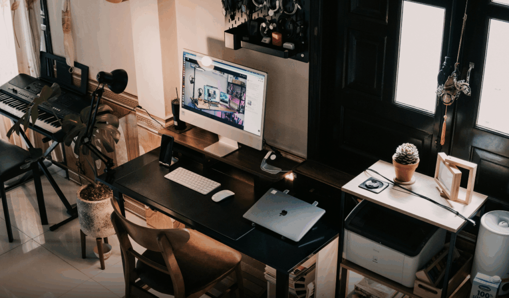 Over-Styled Desks With Too Many Accessories