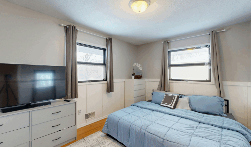 Homes With Harsh or Unbalanced Lighting