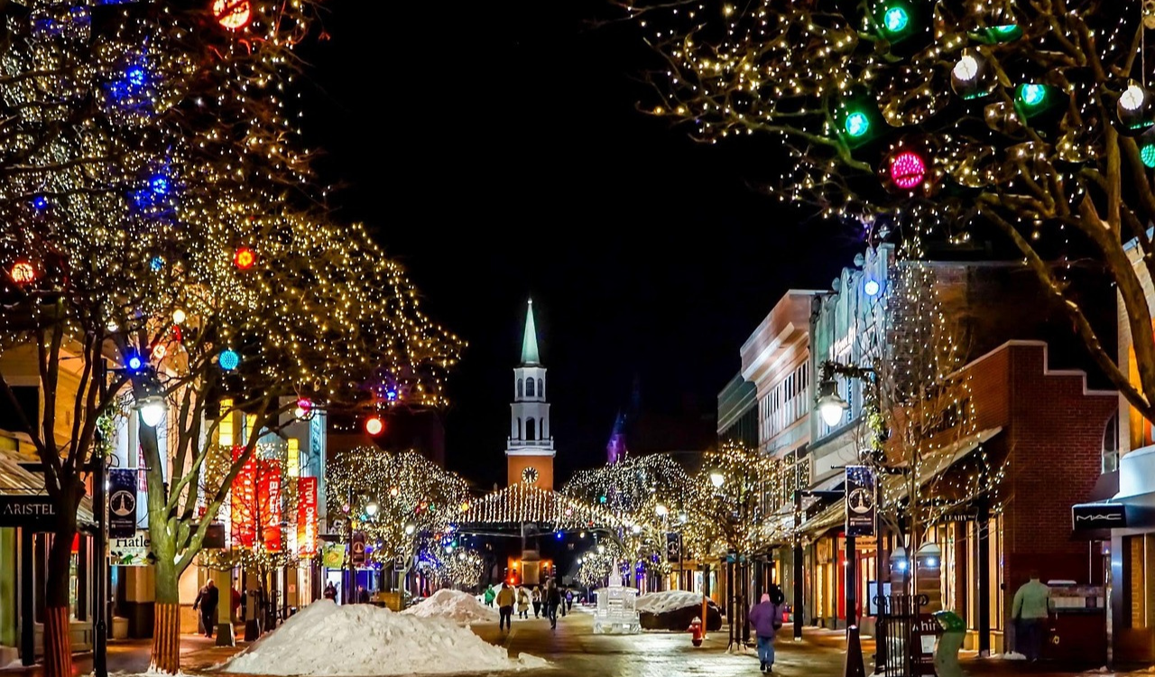 13 Seasonal Décor Pieces That Didn’t Blend In