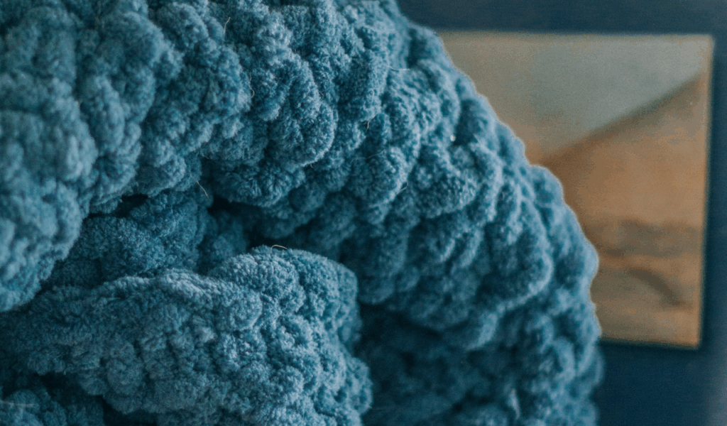 Loose-Gauge Acrylic Chenille