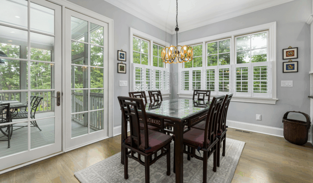 Contemporary All-Glass Atrium