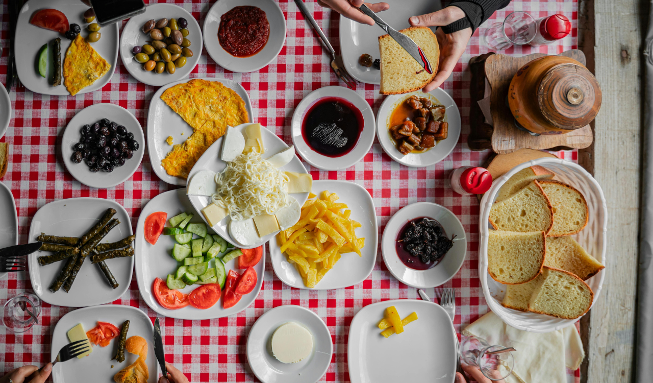 11 Foods People Eat on Cold Mornings Because Giving Up Takes More Effort