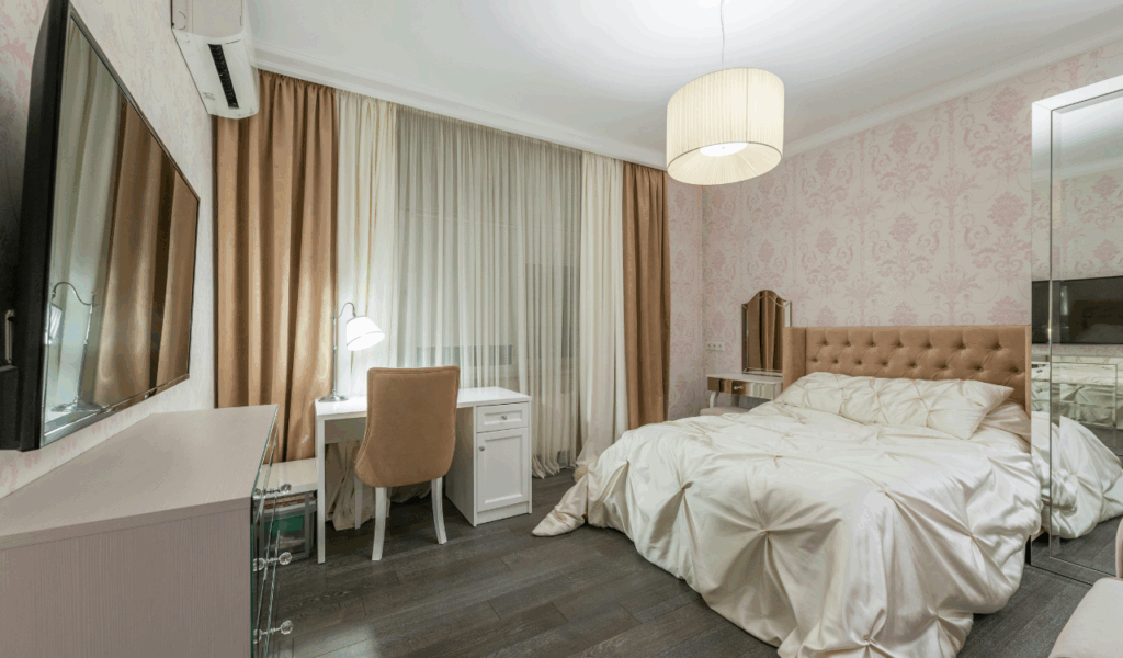 Homes With Too Many Screens