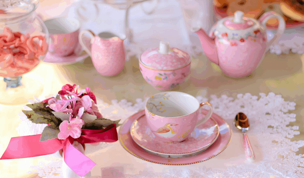 Wedgwood: Fairyland Lustre and Black Basalt