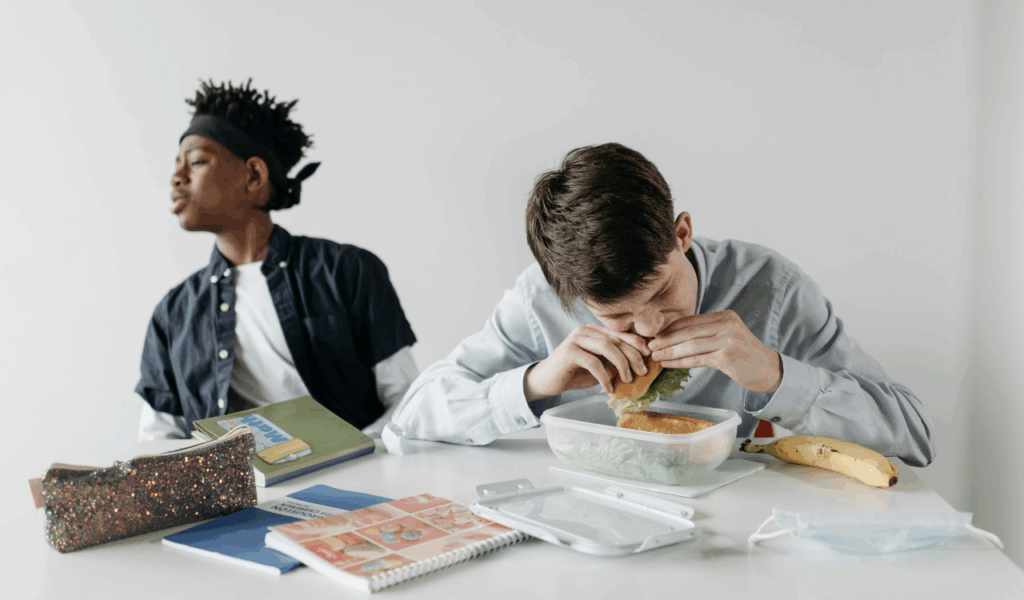 Aesthetic lunch boxes that did not keep food safe