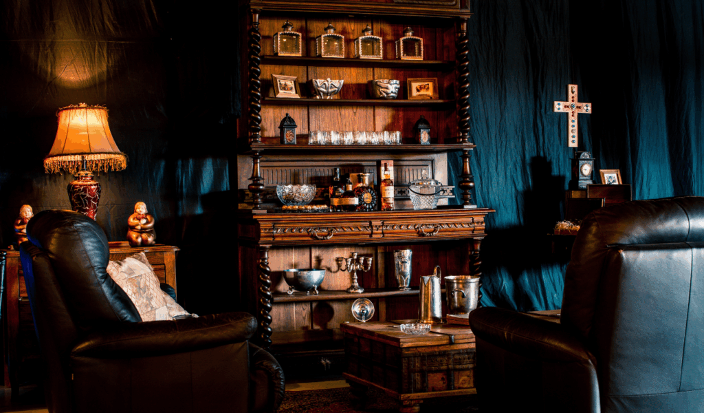 Leather and Tobacco Lounge Style