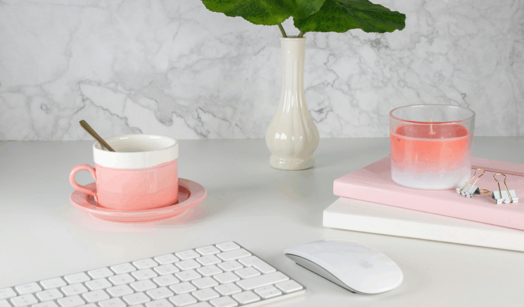 Ultra-Minimalist Desks With No Storage