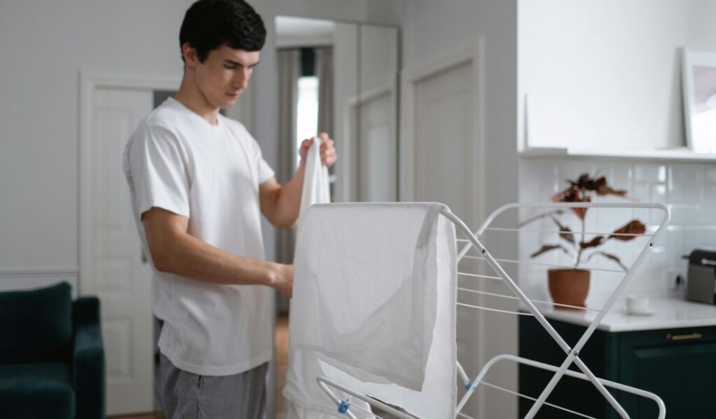 ceiling-mounted clothes drying rack