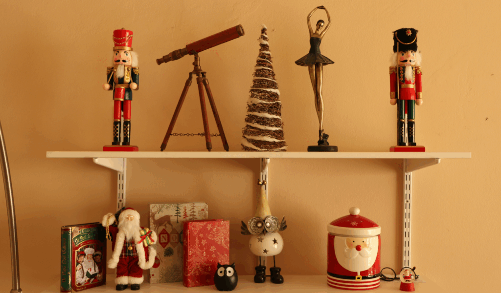 Styled Shelf Vignettes