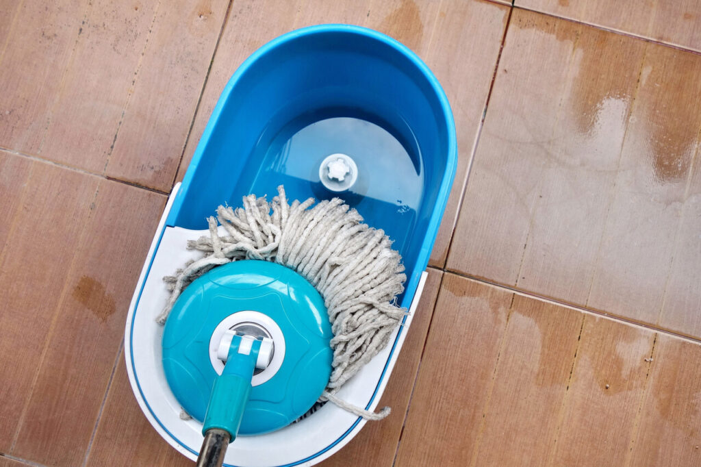 Spin mop