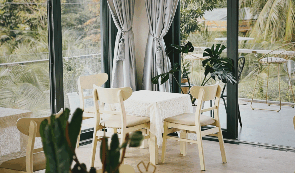 Fast Furniture Pieces