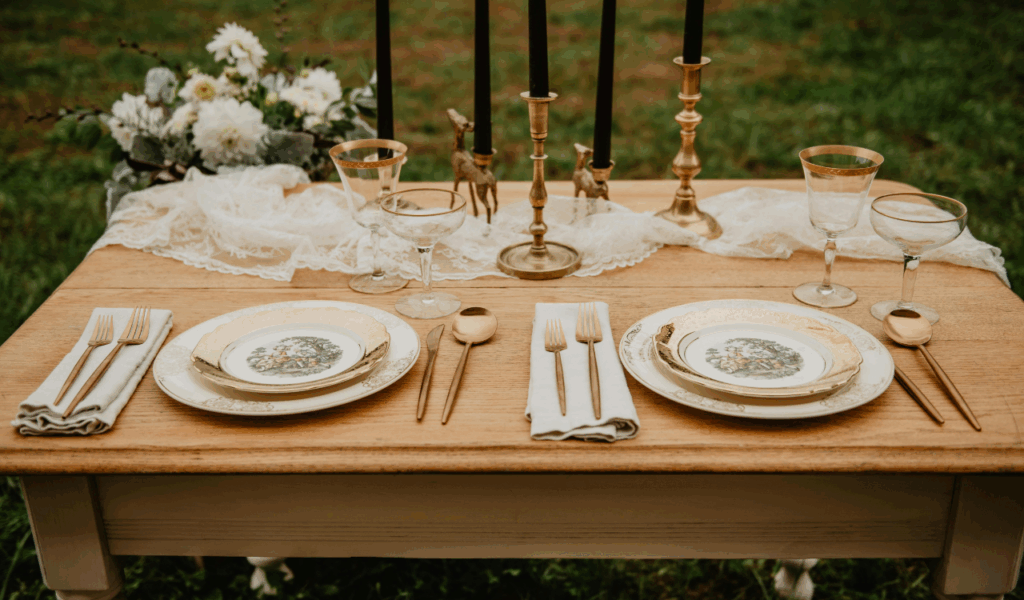 13 Holiday Centerpieces That Took Up Too Much Space