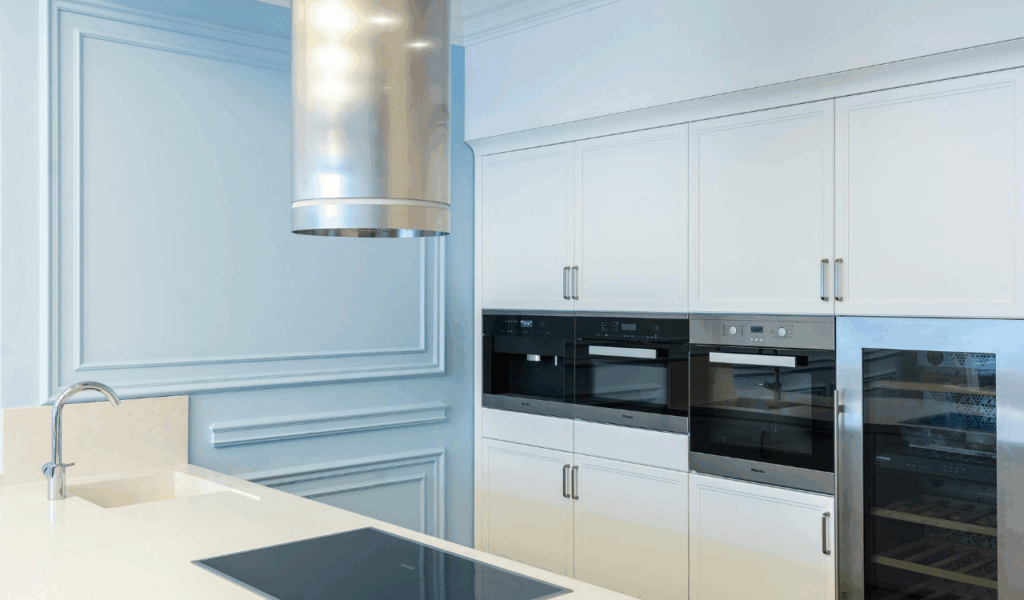 Courtyard Farmhouse with Integrated Kitchen Ecosystem