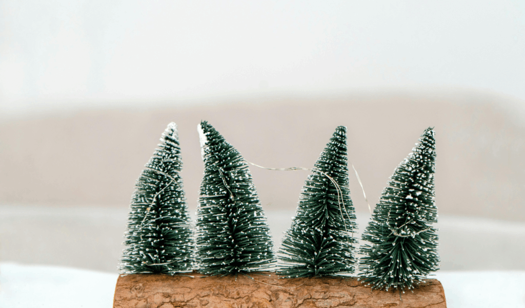 Artificial snow and spray covered décor