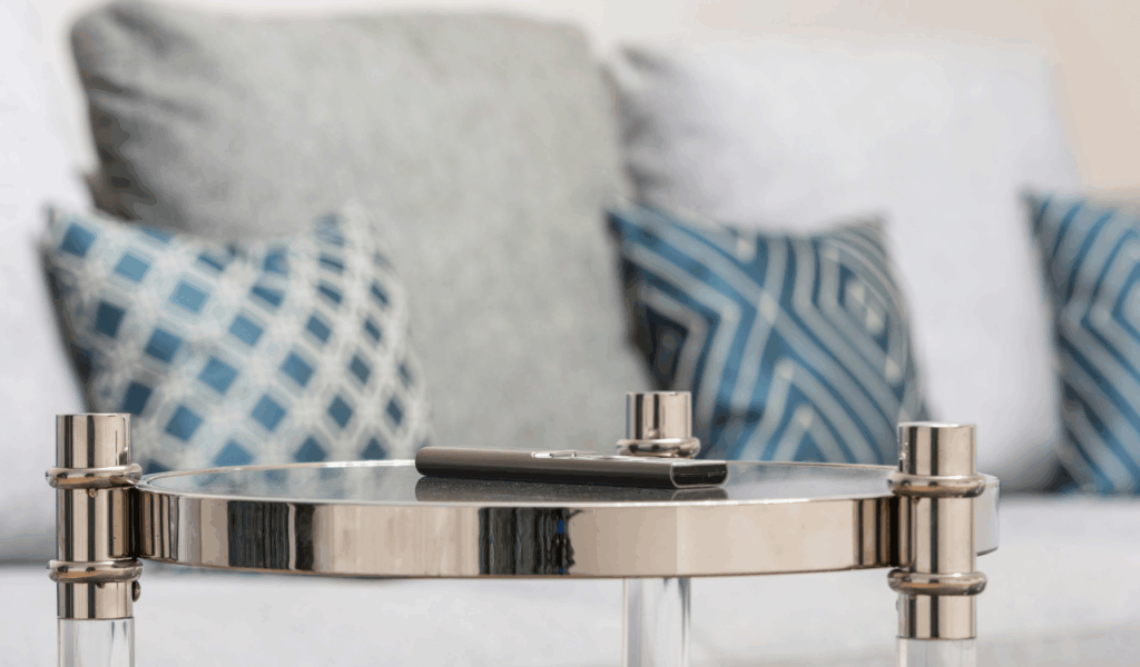 Overcrowded small spaces with props