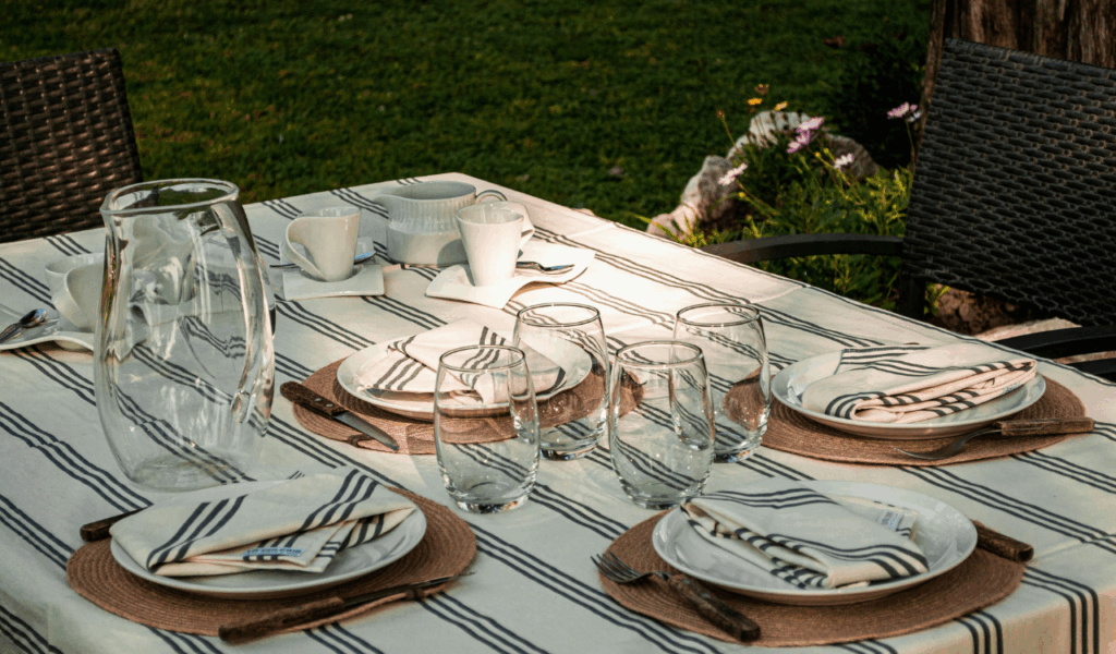 Single-Use Table Runners