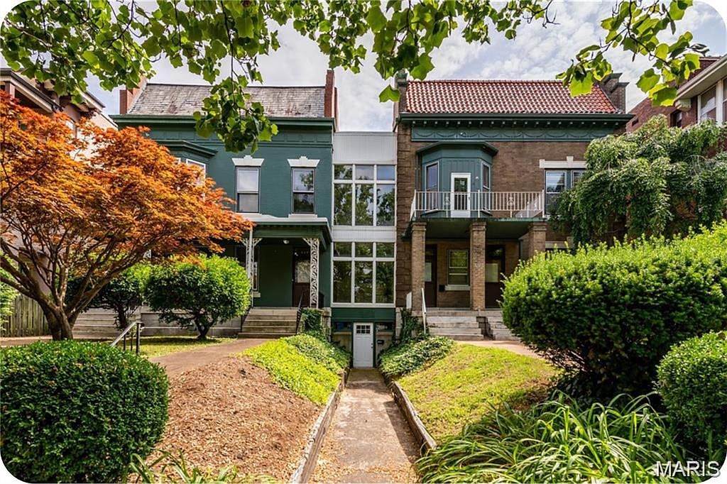 Historic 1907 Gem in Saint Louis, Missouri, With Expansive Living Spaces and Income Potential Near Vibrant Central West End
