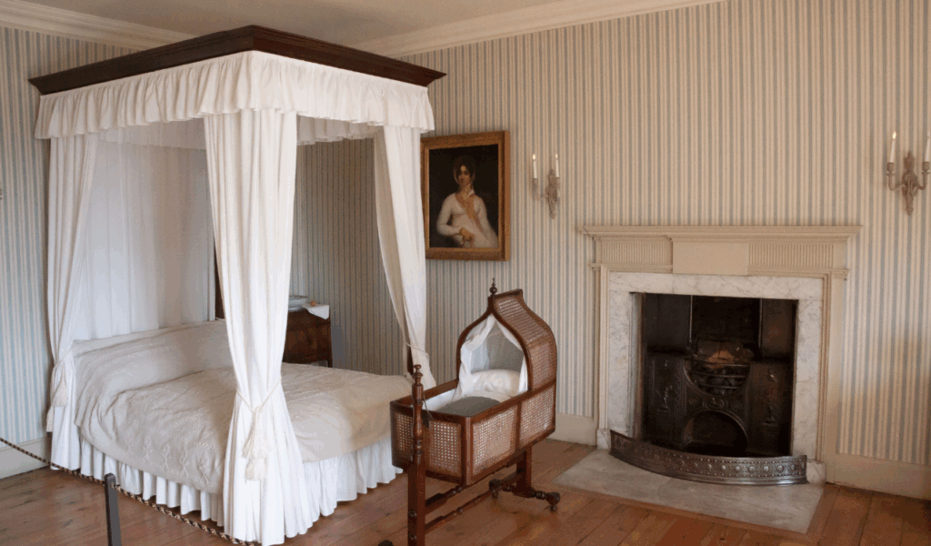 High-Gloss Hollow Plastic Surrounds