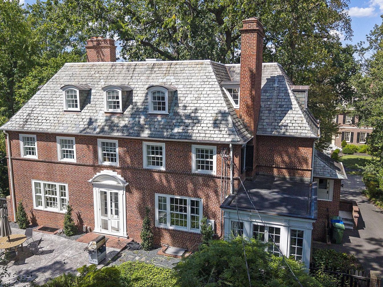 Discover a 1925 Home in Baltimore, Maryland, Featuring a Gourmet Kitchen, and a Prime Location Across from Sherwood Gardens