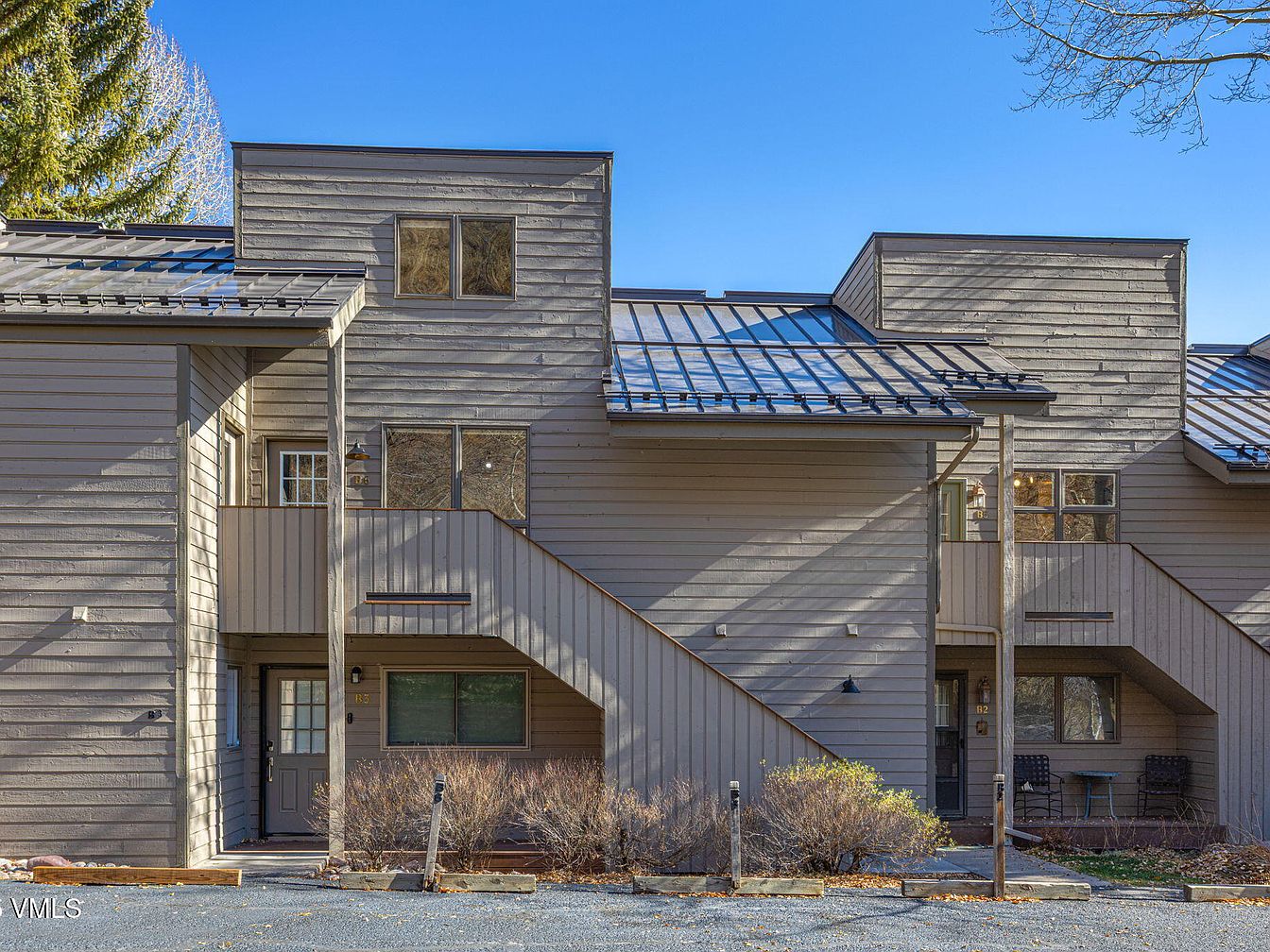 Charming 1979 Mountain Retreat in Vail, Colorado with Ski Slope Views, Two Private Decks, and a Wood-Burning Fireplace