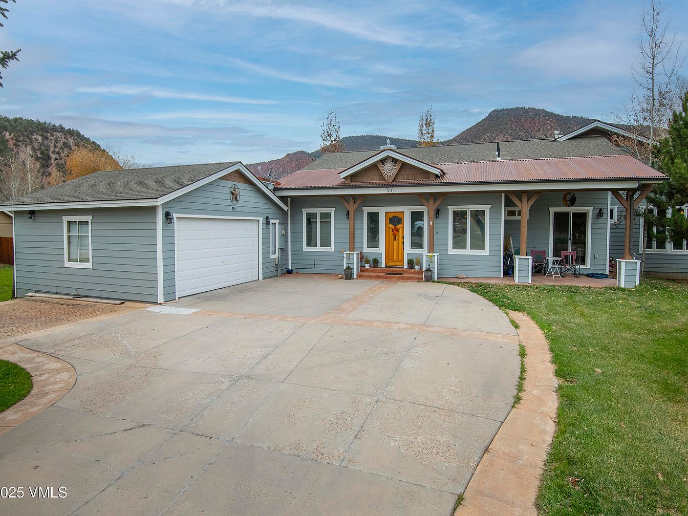 Tranquil 1996 Riverside Living in Gypsum, Colorado, with Over 200 Feet of Eagle River Frontage, Primary Suite, and Mountain Views