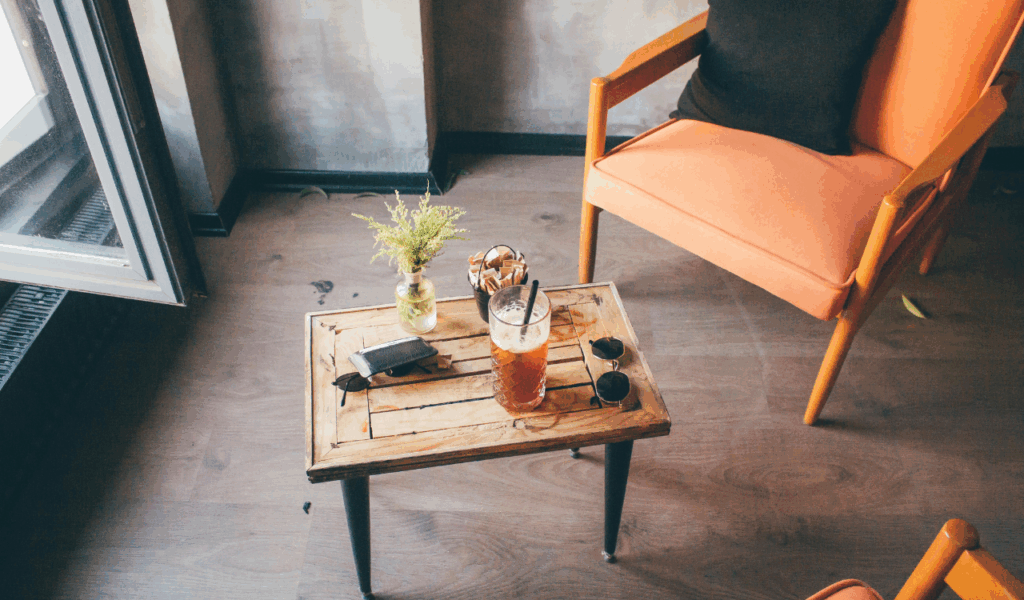 Using High-Sided Decorative Trays