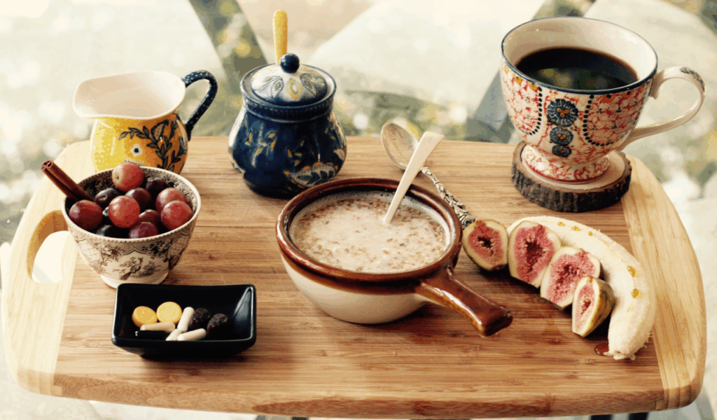 Trays as Organizational Anchors